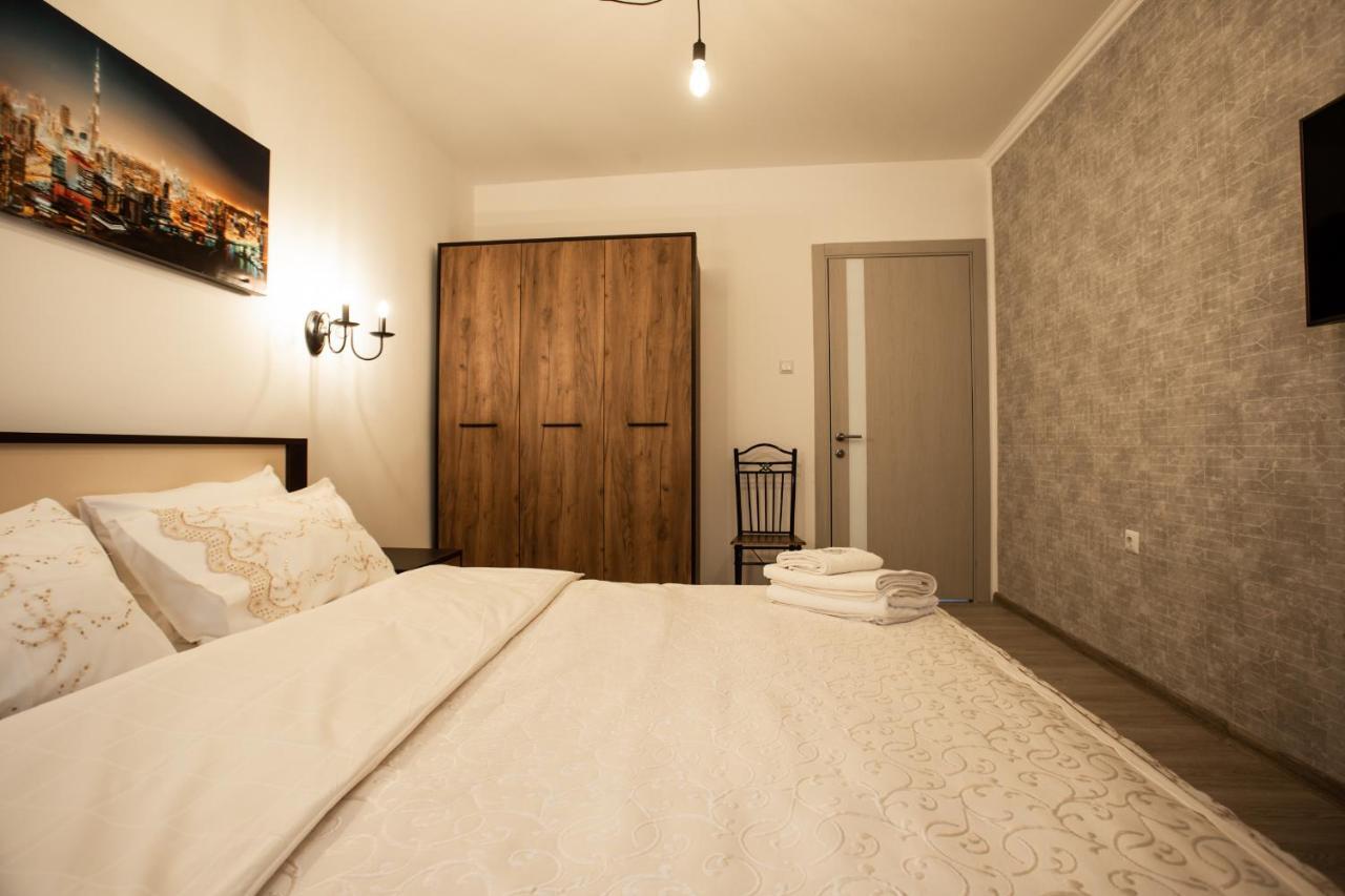 Ultra Lux 3 Rooms Apartment Near Arena City キエフ エクステリア 写真