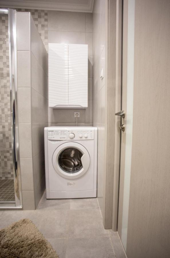 Ultra Lux 3 Rooms Apartment Near Arena City キエフ エクステリア 写真